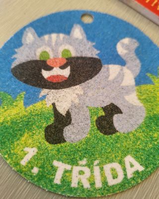 Tyhle medaile z barevného písku koupíte jednotlivě pro své děti, nebo ve výhodných sadách pro ZŠ a MŠ. 🎖 Nezapomenutelný...